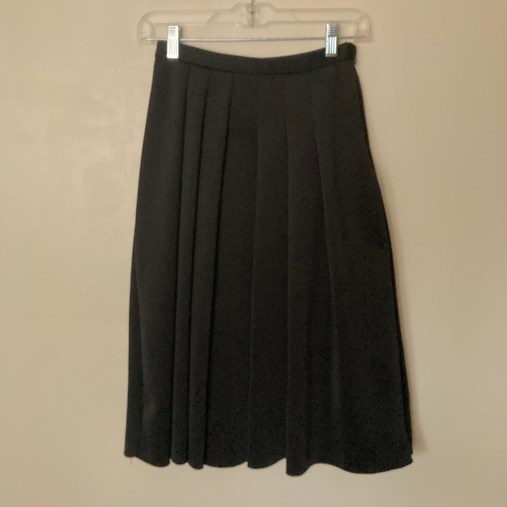 Classy black midi skirt